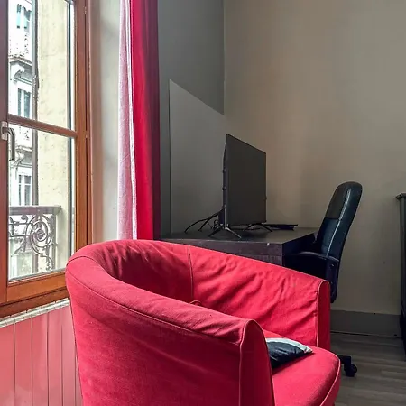 #ea The Red Dormoy Apartament Grenoble